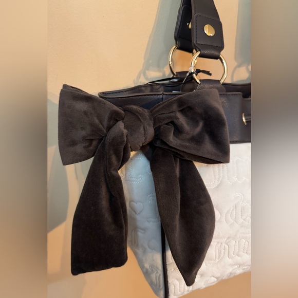 Juicy Couture Cream Quilted Shoulder Tote with Brown Trim & Pink Script - Picture 4 of 11